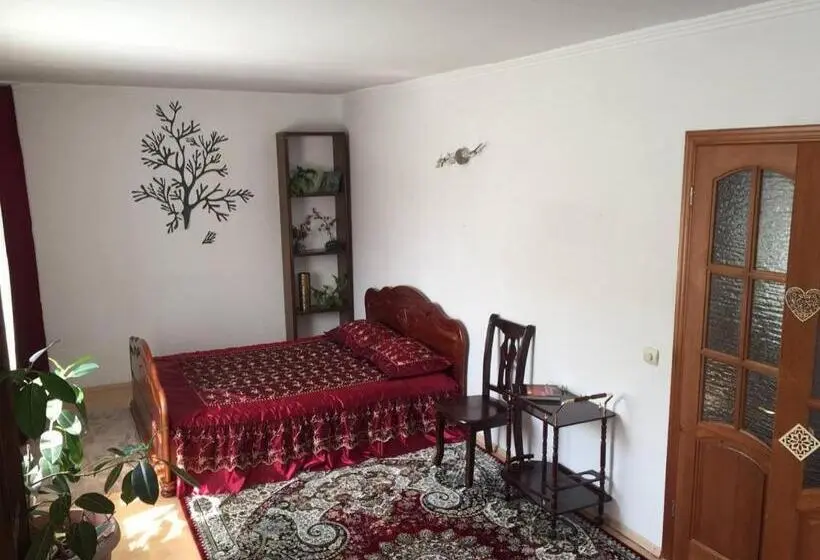 اتاق استاندارد سه نفره, Guest House On Maksimova 9