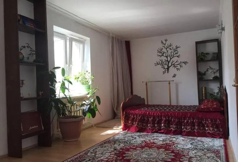 اتاق استاندارد سه نفره, Guest House On Maksimova 9