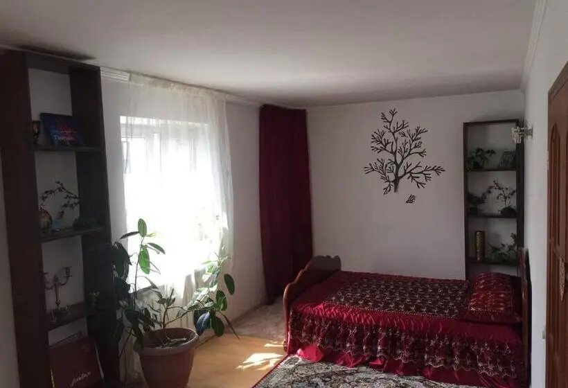 اتاق استاندارد سه نفره, Guest House On Maksimova 9