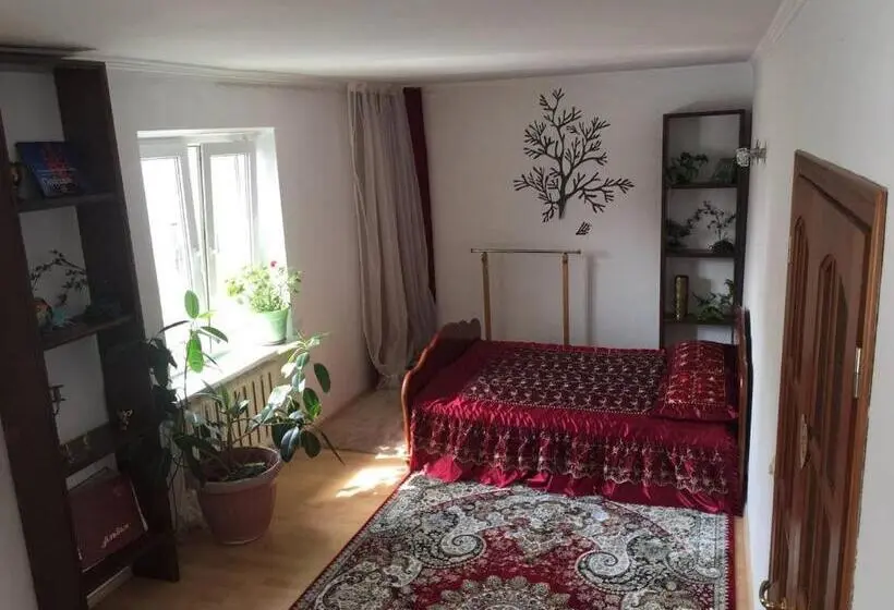 اتاق استاندارد سه نفره, Guest House On Maksimova 9