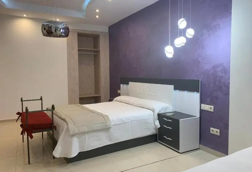 Comfort Kolmen Hengen Huone, Hostal Poeta Machado
