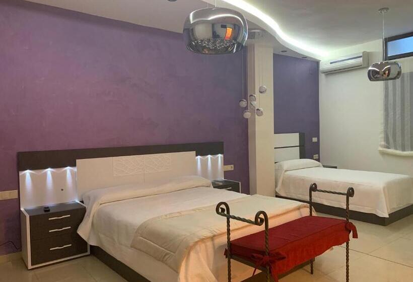 컴포트 트리플 룸, Hostal Poeta Machado