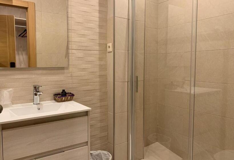 스탠다드 룸, Hostal Poeta Machado