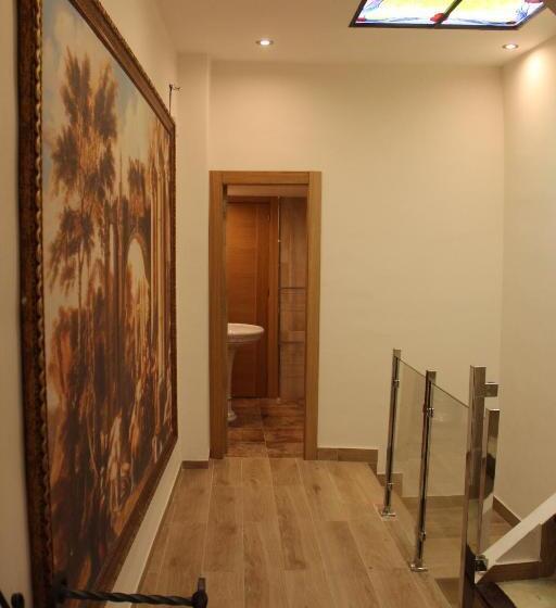 디럭스 4인 룸, Hostal Poeta Machado