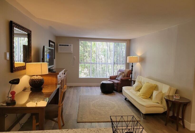 آپارتمان 2 خوابه, Stayspro   Hollywood Homes Minutes To Everything Spacious And Free Parking