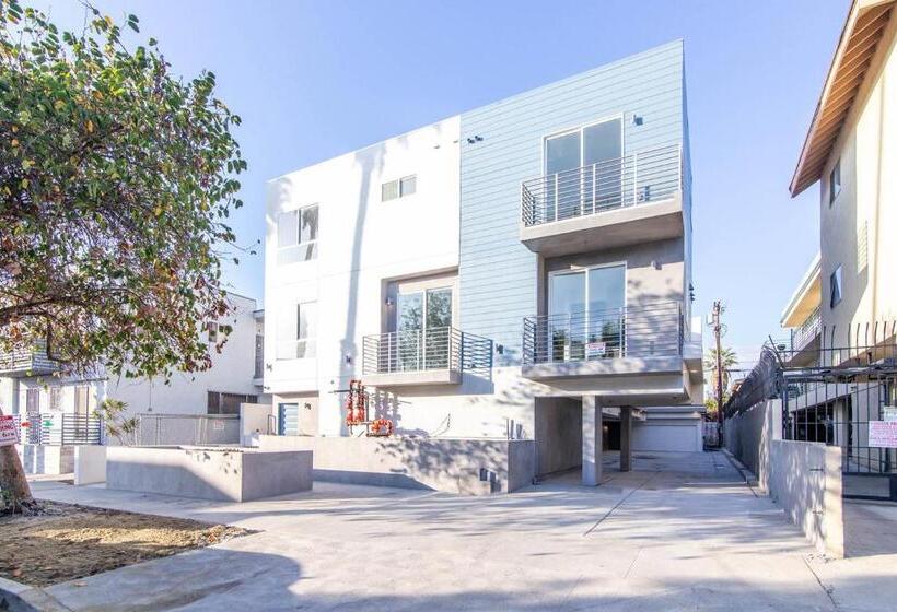 آپارتمان 3 خوابه, Stayspro   Hollywood Homes Minutes To Everything Spacious And Free Parking