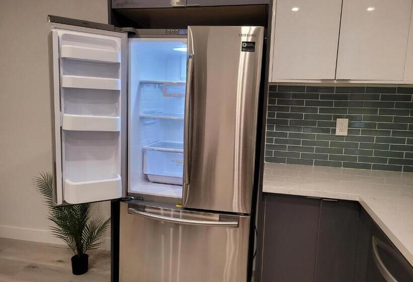 آپارتمان 3 خوابه, Stayspro   Hollywood Homes Minutes To Everything Spacious And Free Parking
