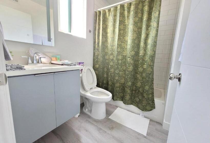 خانه 4 خوابه, Stayspro   Hollywood Homes Minutes To Everything Spacious And Free Parking