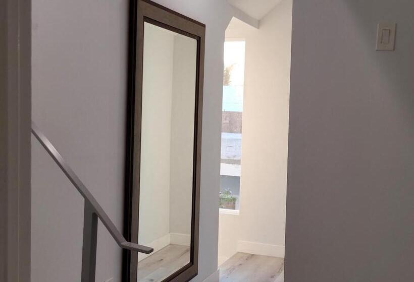 خانه 3 خوابه, Stayspro   Hollywood Homes Minutes To Everything Spacious And Free Parking