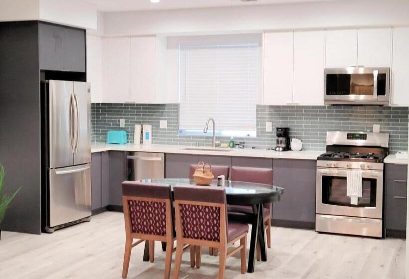 Апартаменты 3 Спальни, Stayspro   Hollywood Homes Minutes To Everything Spacious And Free Parking