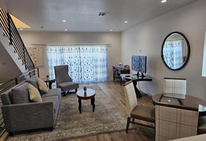 Дом 1 Спальня, Stayspro   Hollywood Homes Minutes To Everything Spacious And Free Parking