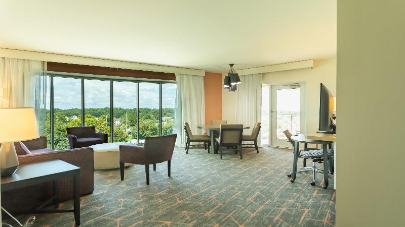 جناح سرير كينج, Spice & Sky Atlanta Perimeter