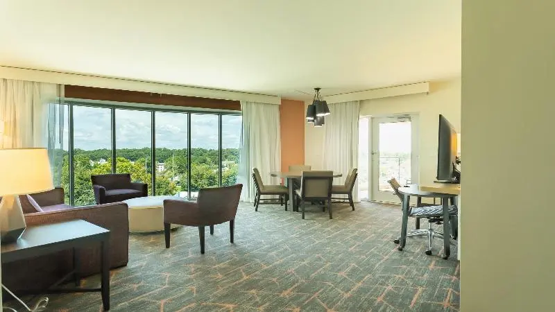 キングサイズベッドのスイートルーム, Courtyard By Marriott Atlanta Dunwoody