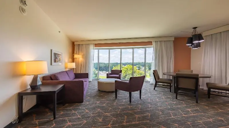 キングサイズベッドのスイートルーム, Courtyard By Marriott Atlanta Dunwoody