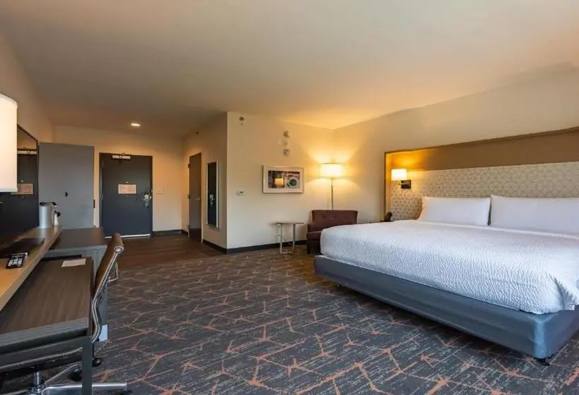 身障者適用キングサイズベッドルーム, Courtyard By Marriott Atlanta Dunwoody
