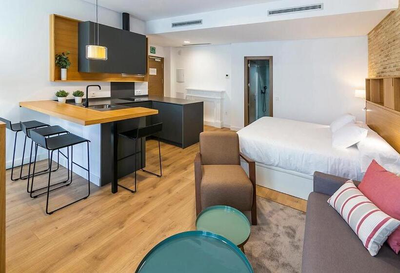 استودیوی استاندارد, Aquitania Home Suites