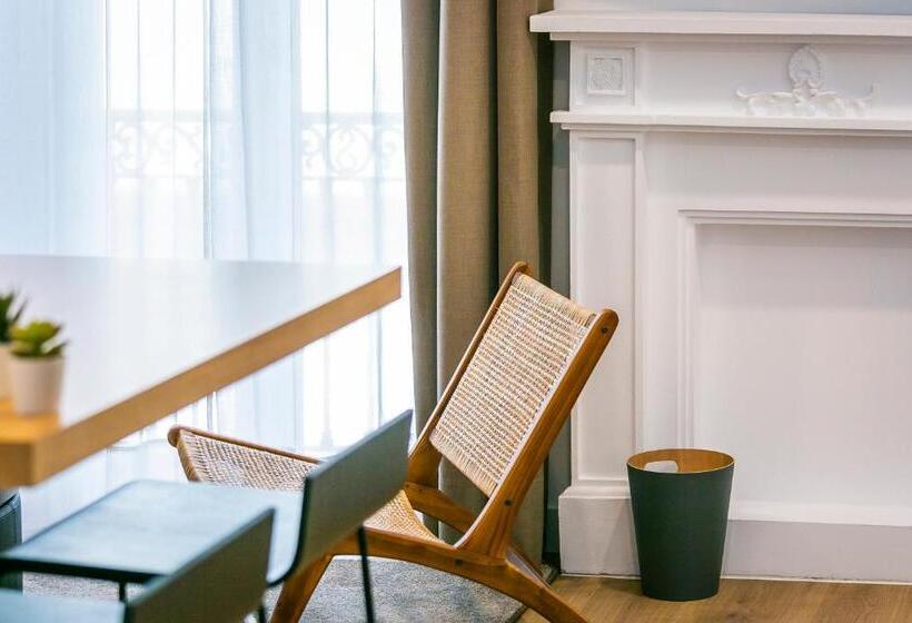 Monolocale Superiore, Aquitania Home Suites