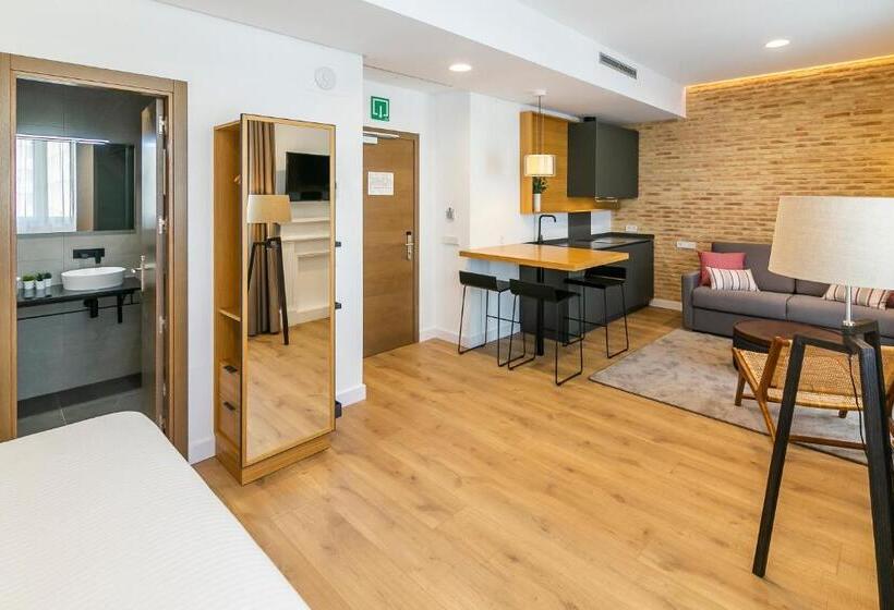 استودیوی سوپریور, Aquitania Home Suites