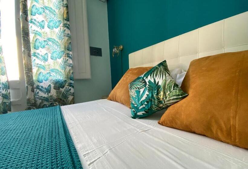 Quarto Deluxe com Sacada, Affittacamere Piazza Mameli