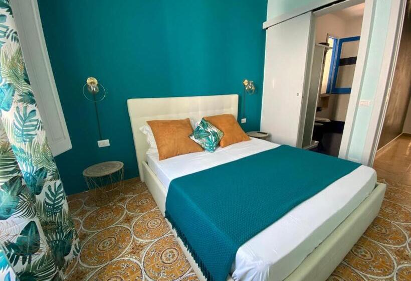 Pokój Trzyosobowy Standard z Balkonem, Affittacamere Piazza Mameli