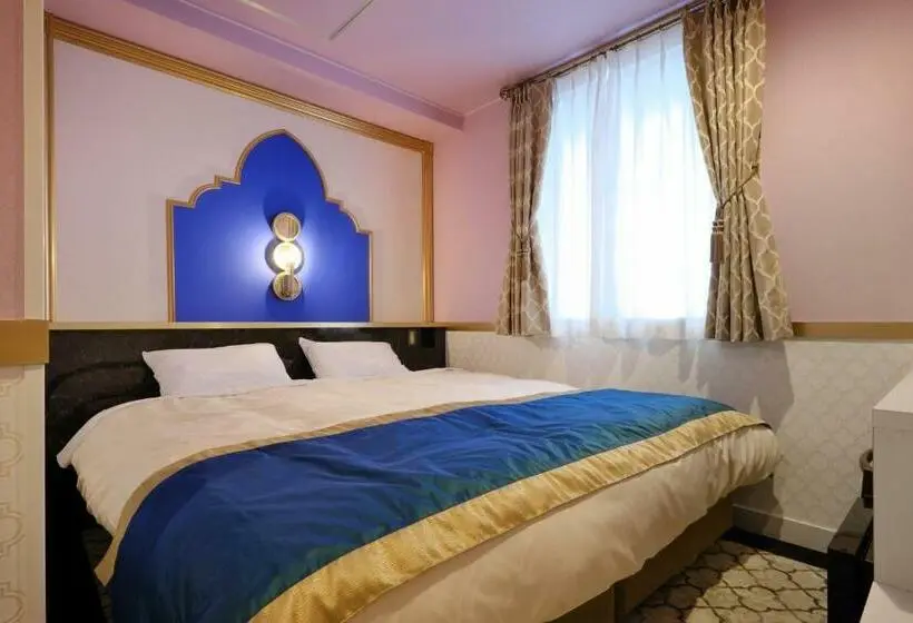クイーンサイズベッドのスタンダードルーム, Four Stories Hotel Maihama Tokyo Bay