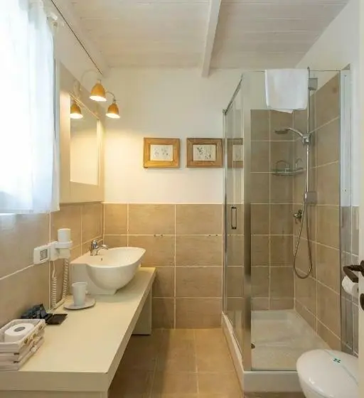 バルコニー付きデラックスルーム, Relais Colle Buono