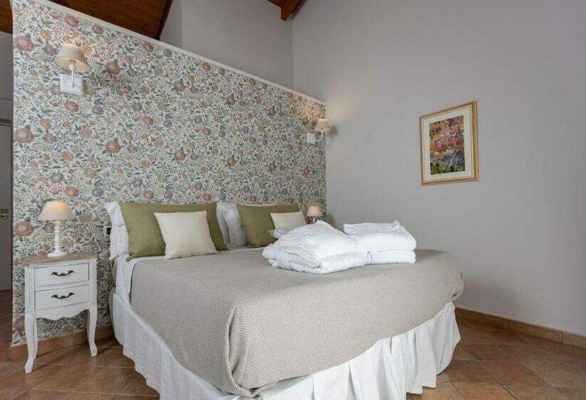 Номер Deluxe с Балконом, Relais Colle Buono