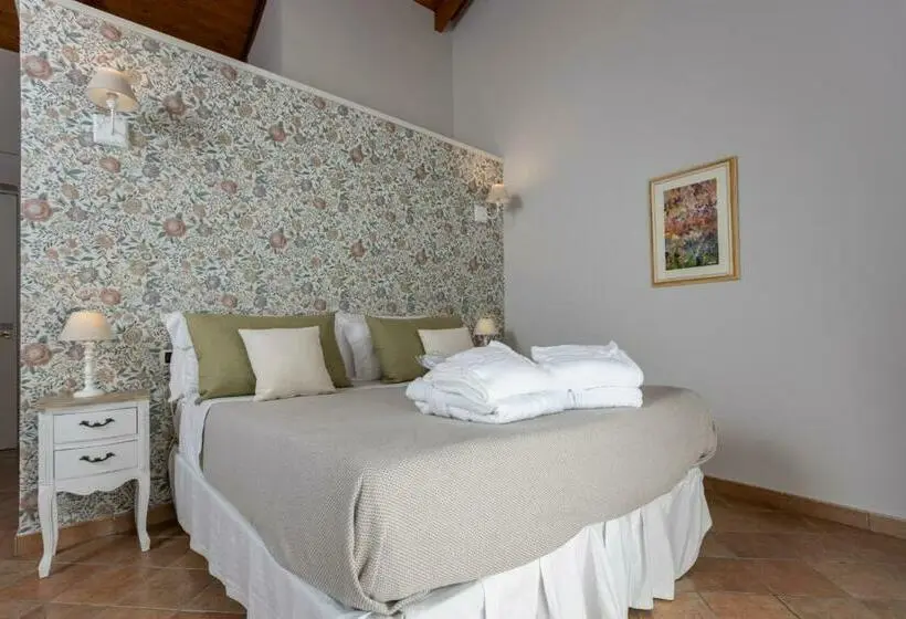 バルコニー付きデラックスルーム, Relais Colle Buono