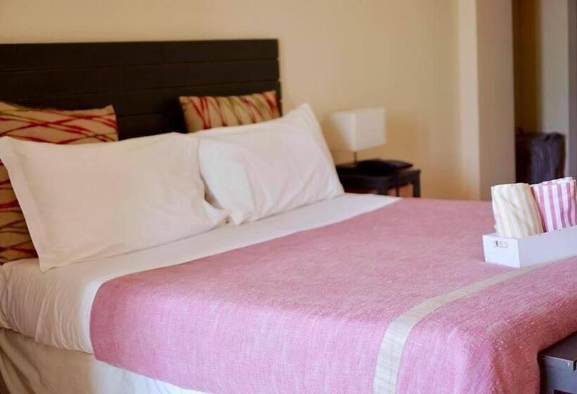 סוויטת ג'וניור נוף לגינה, Relais Colle Buono