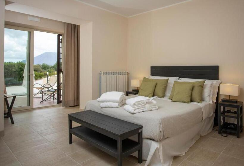 סוויטת ג'וניור נוף לגינה, Relais Colle Buono