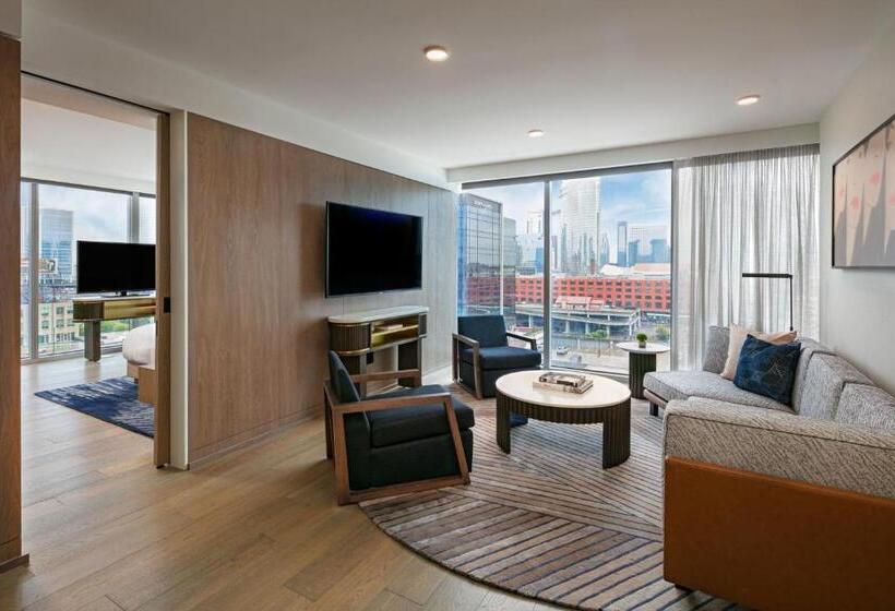 מיטת קינג בסוויטה, W Nashville