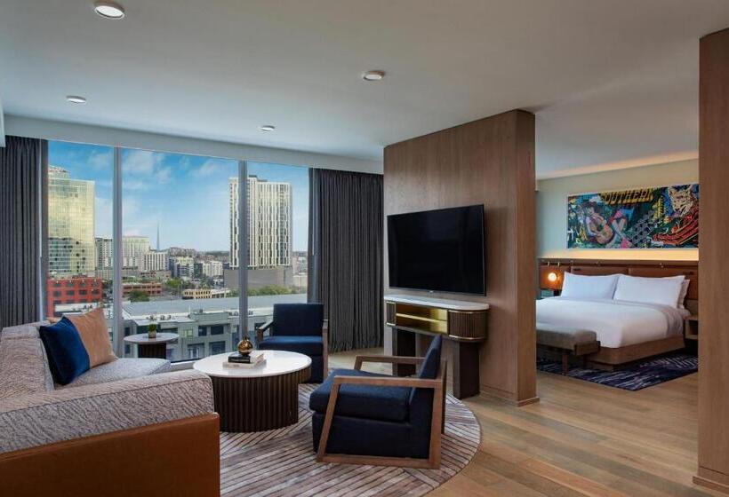 מיטת קינג בסוויטה, W Nashville