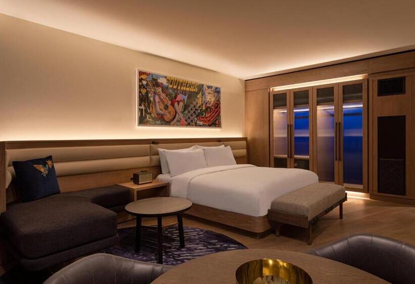 סטודיו סטנדרט, מיטה זוגית, W Nashville