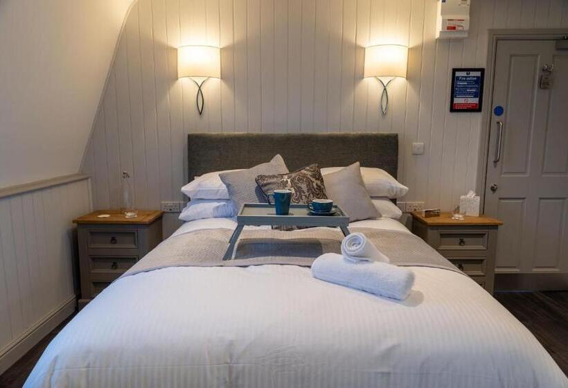 اتاق استاندارد با تخت بزرگ, The Three Crowns B&b