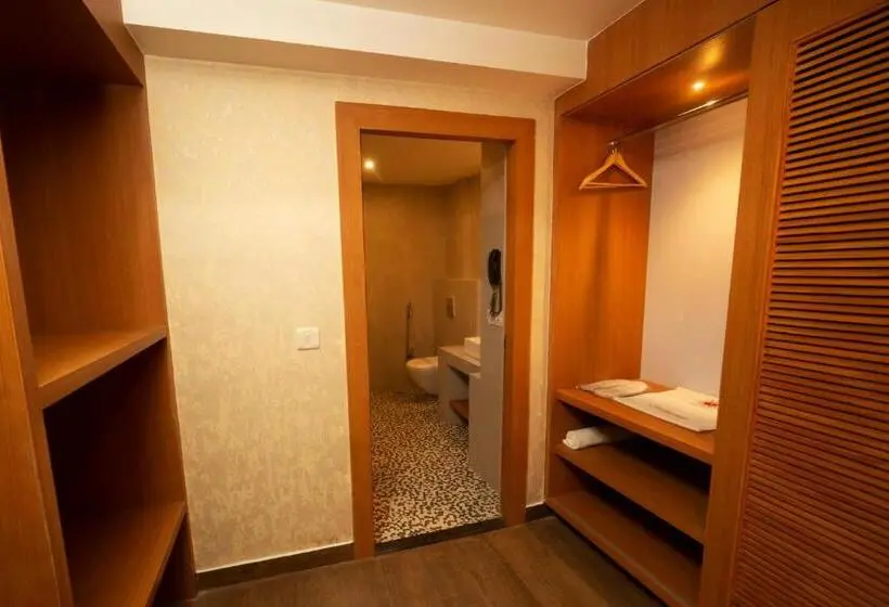 Royal Suite, Abhyagama