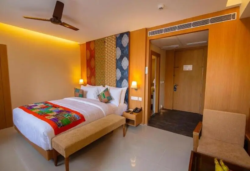 Superior Room Pool View, Abhyagama