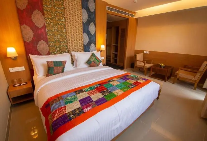 Superior Room Pool View, Abhyagama
