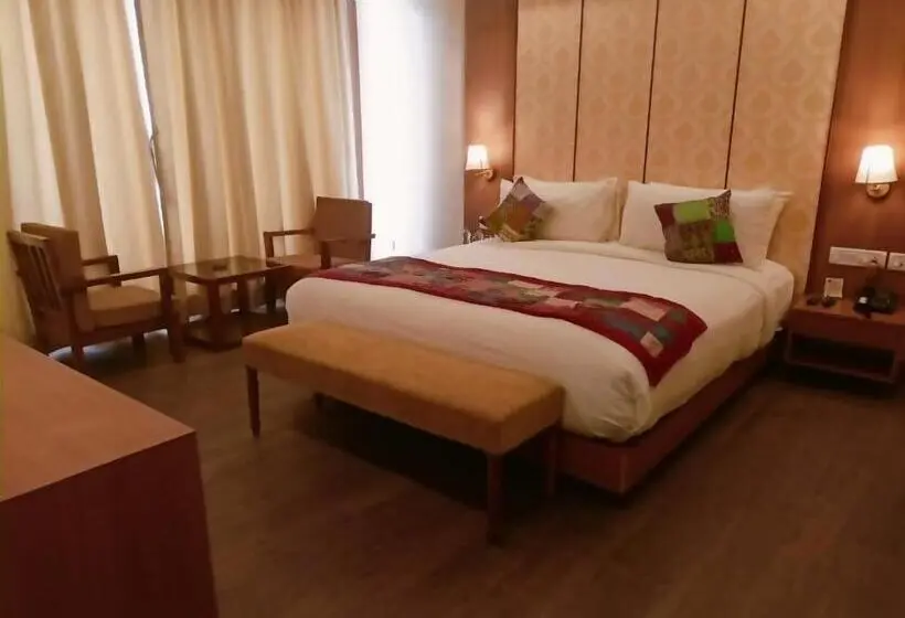 Superior Room Pool View, Abhyagama
