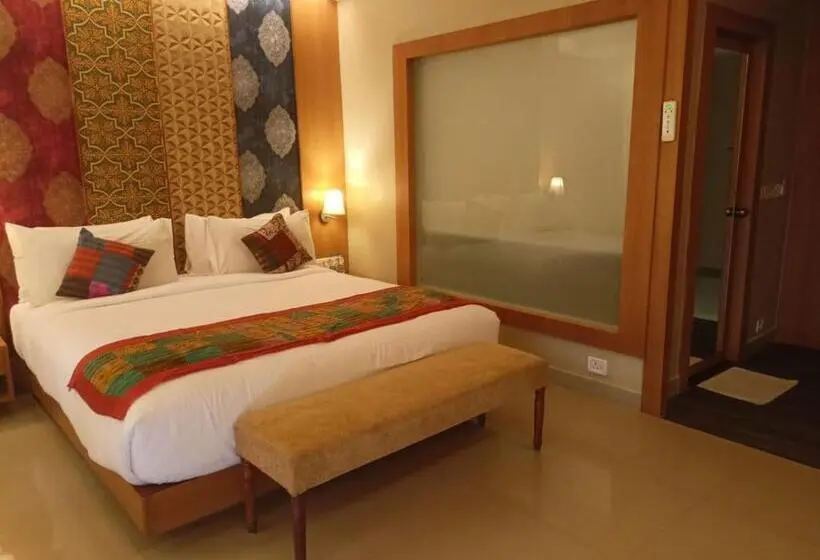 Superior Room Pool View, Abhyagama