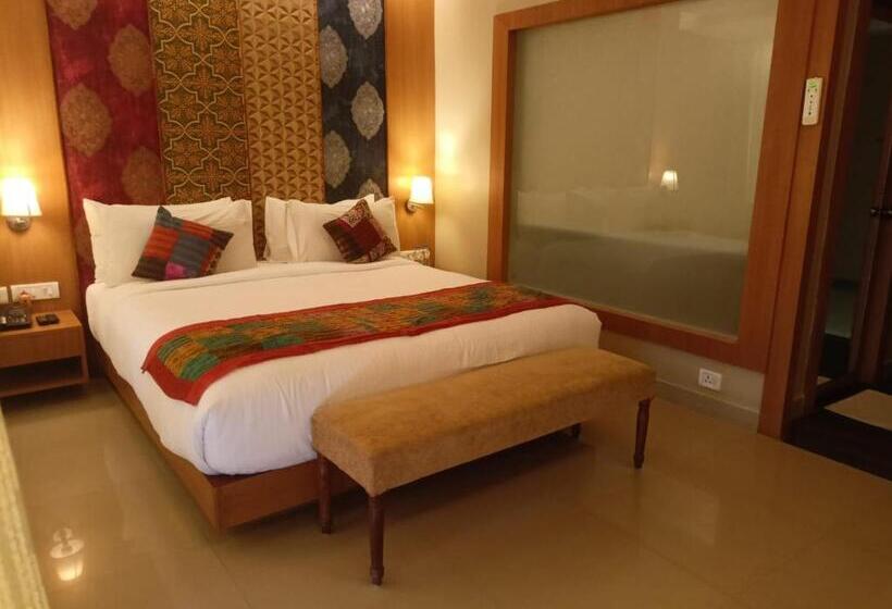 اتاق سوپریور با چشم‌انداز استخر, Abhyagama