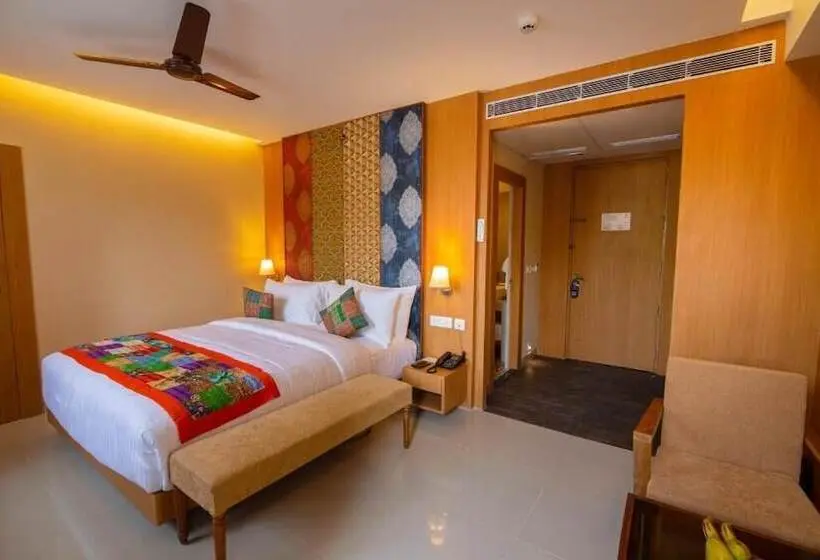 Superior Room Pool View, Abhyagama