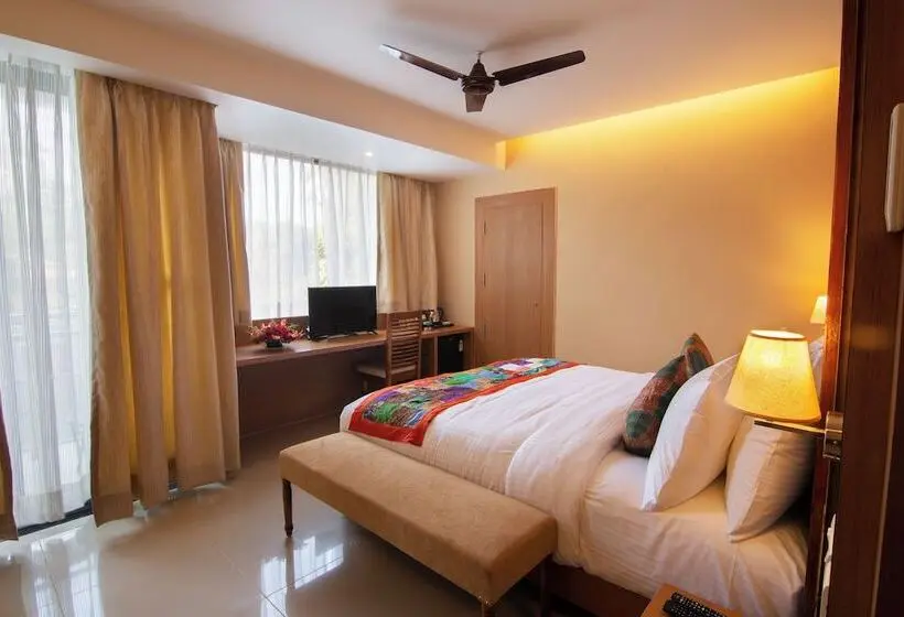 Superior Room Pool View, Abhyagama