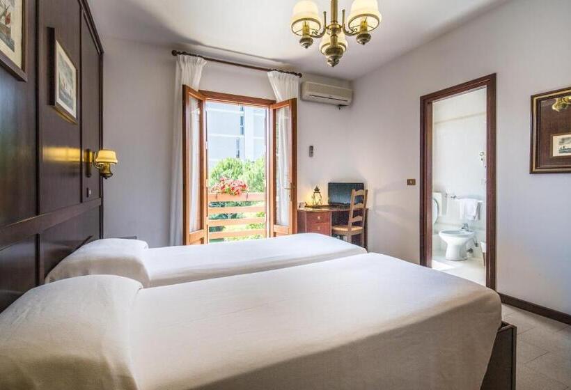 스탠다드 트리플 룸 테라스, Capanna D'oro Dependance