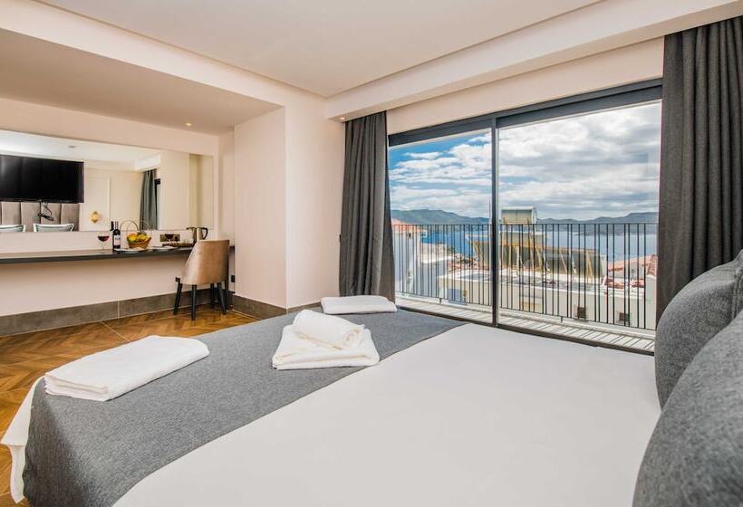 חדר דלוקס נוף לים, Fly Inn