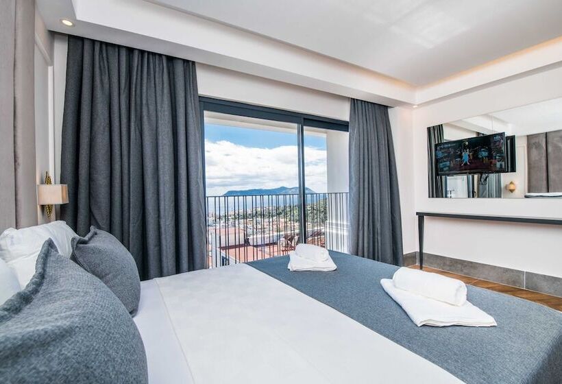 חדר דלוקס נוף לים, Fly Inn