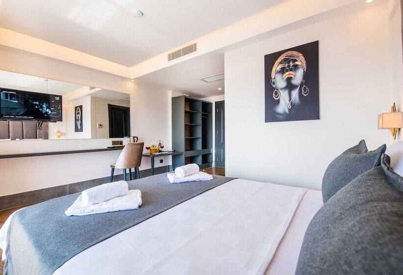 חדר דלוקס נוף לים, Fly Inn