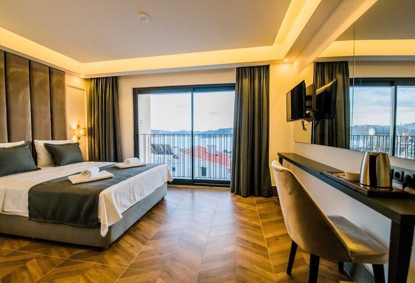 חדר דלוקס נוף לים, Fly Inn