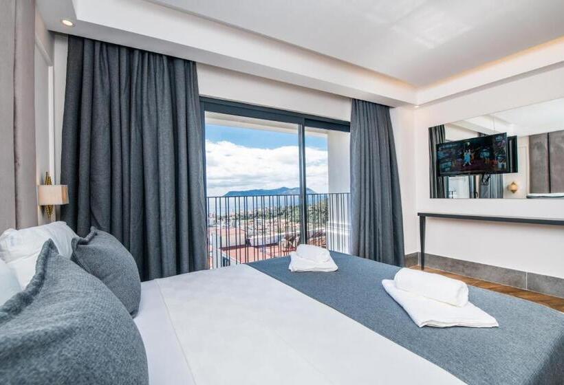 חדר דלוקס נוף לים, Fly Inn