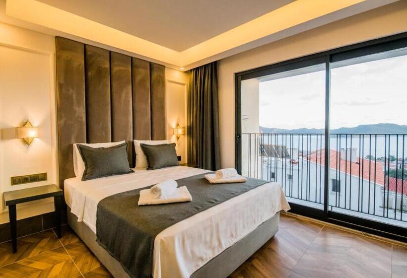 Номер Deluxe Вид на Море Боковой, Fly Inn