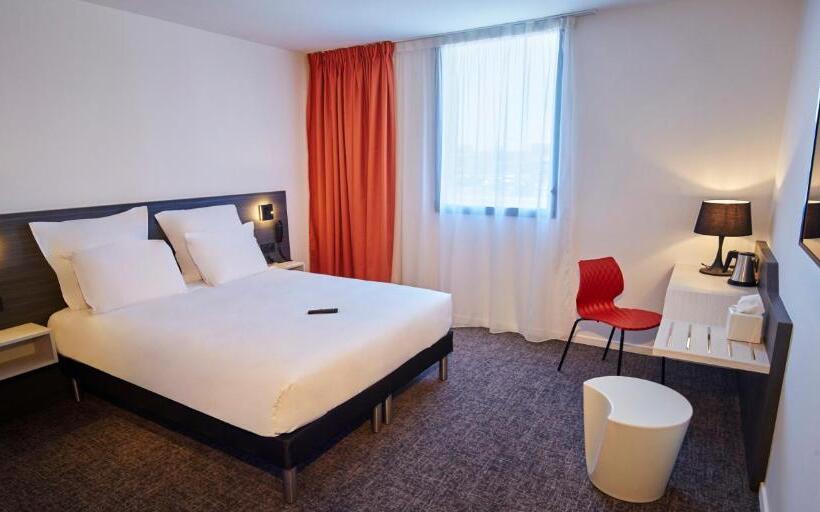 غرفة سوبيريور, Kyriad Combslaville  Senart